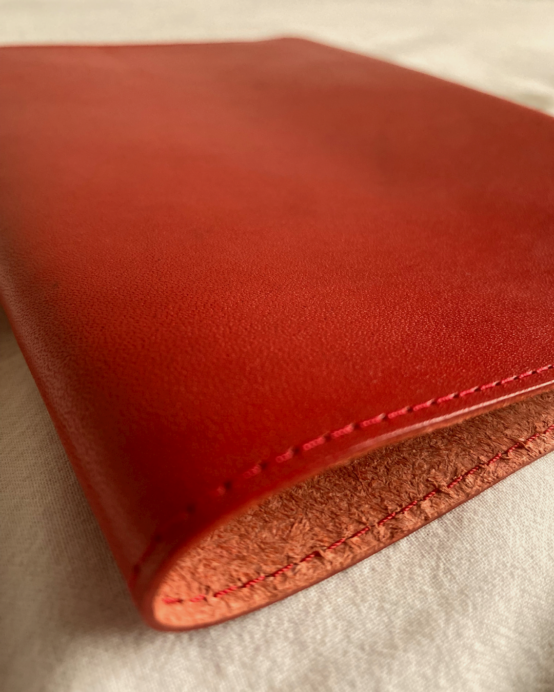 TOCHIGI LEATHER BOOKCOVER size 単行本 RED