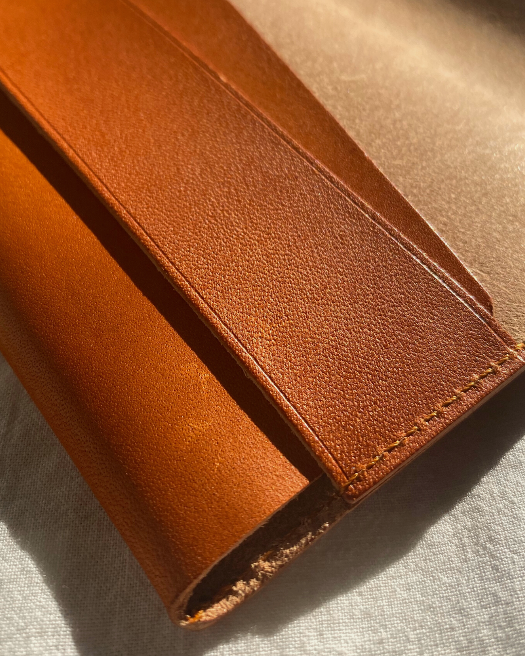 TOCHIGI LEATHER BOOKCOVER size 単行本 CAMEL