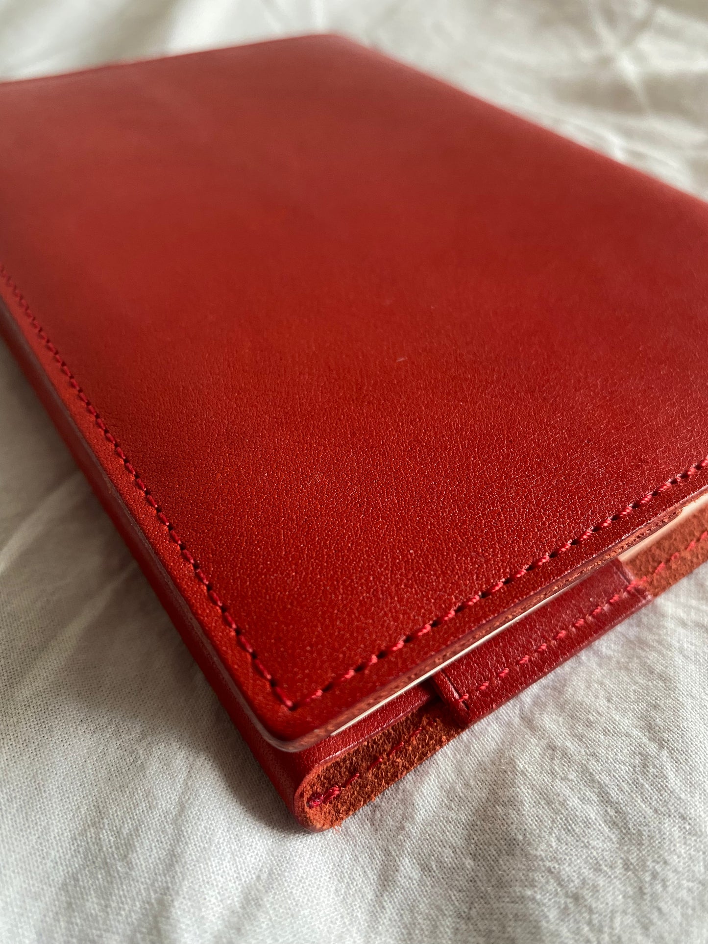 TOCHIGI LEATHER BOOKCOVER size 文庫本 RED