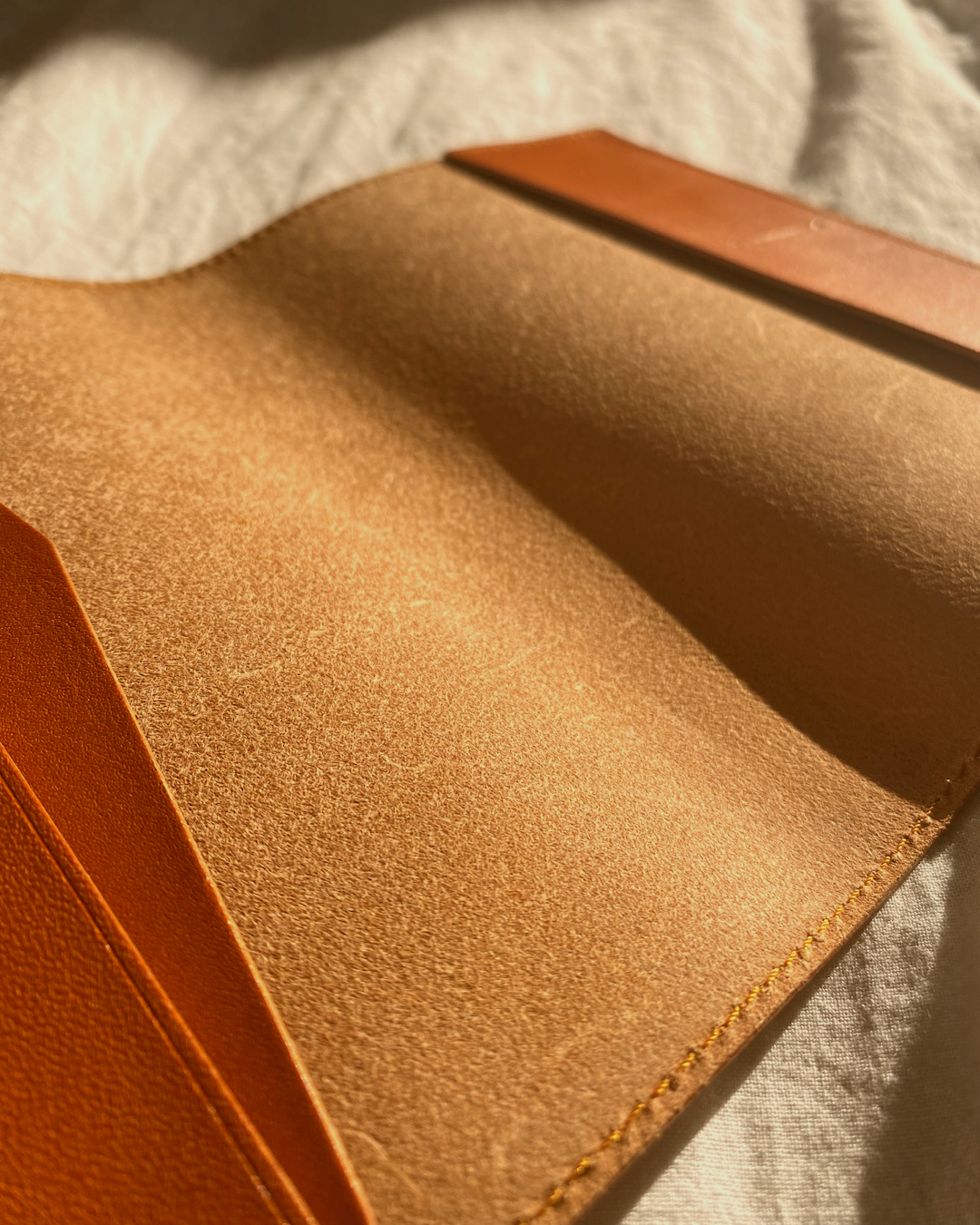 TOCHIGI LEATHER BOOKCOVER size 文庫本 CAMAL