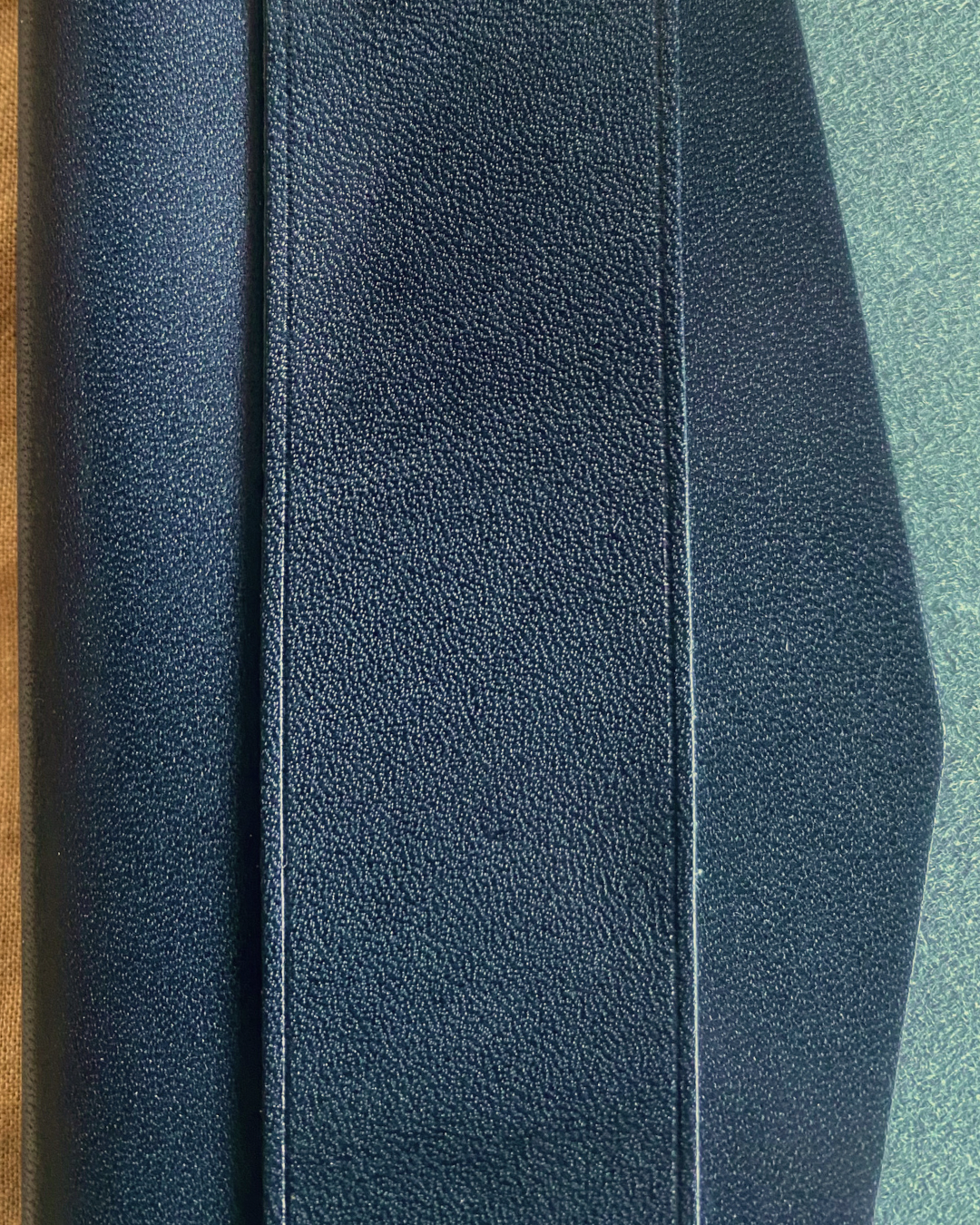 TOCHIGI LEATHER BOOKCOVER size 文庫本 NAVY BLUE