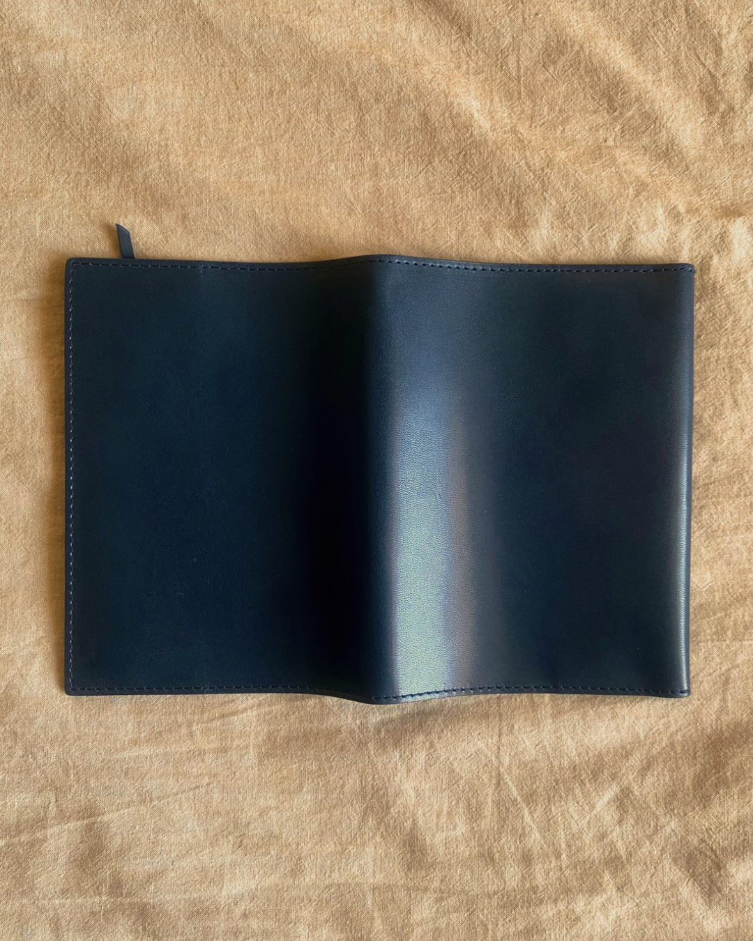 TOCHIGI LEATHER BOOKCOVER size 文庫本 NAVY BLUE